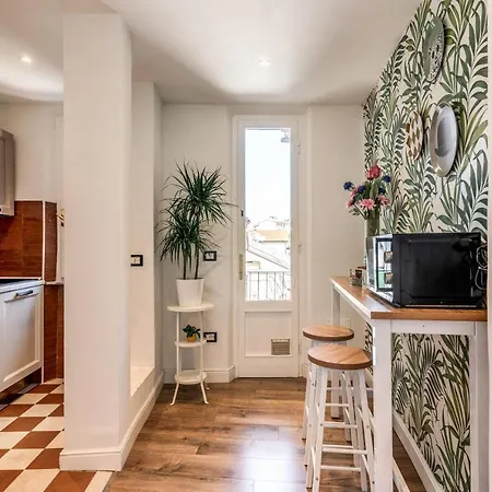 Aweshomeitaly - Park View Apartment